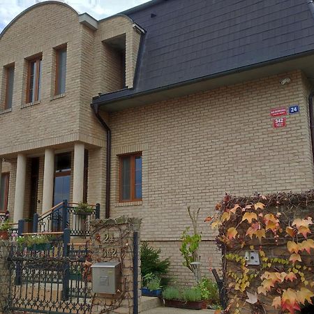 Villa Homestay Nad Helmrovkou Praag Buitenkant foto