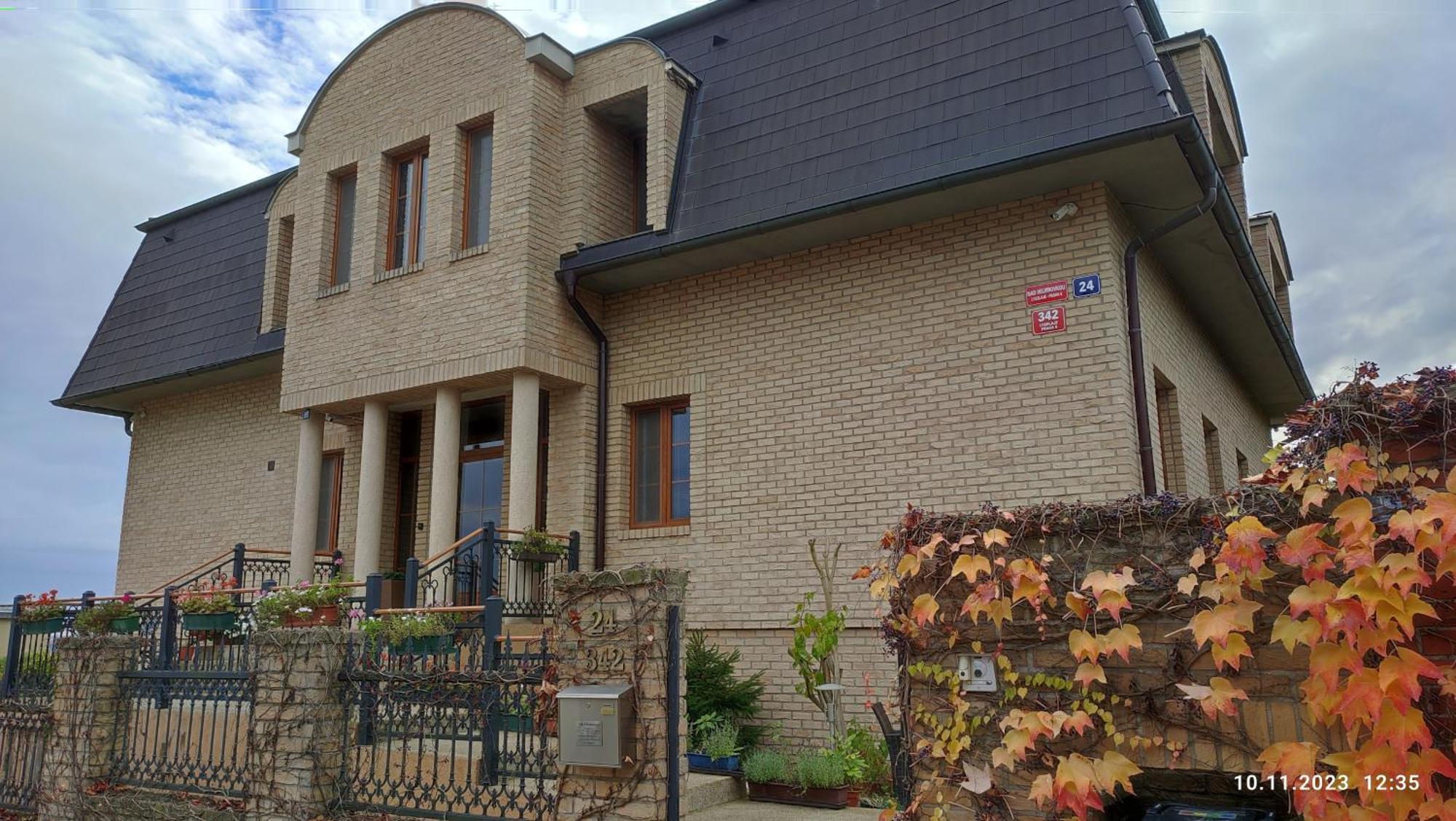Villa Homestay Nad Helmrovkou Praag Buitenkant foto