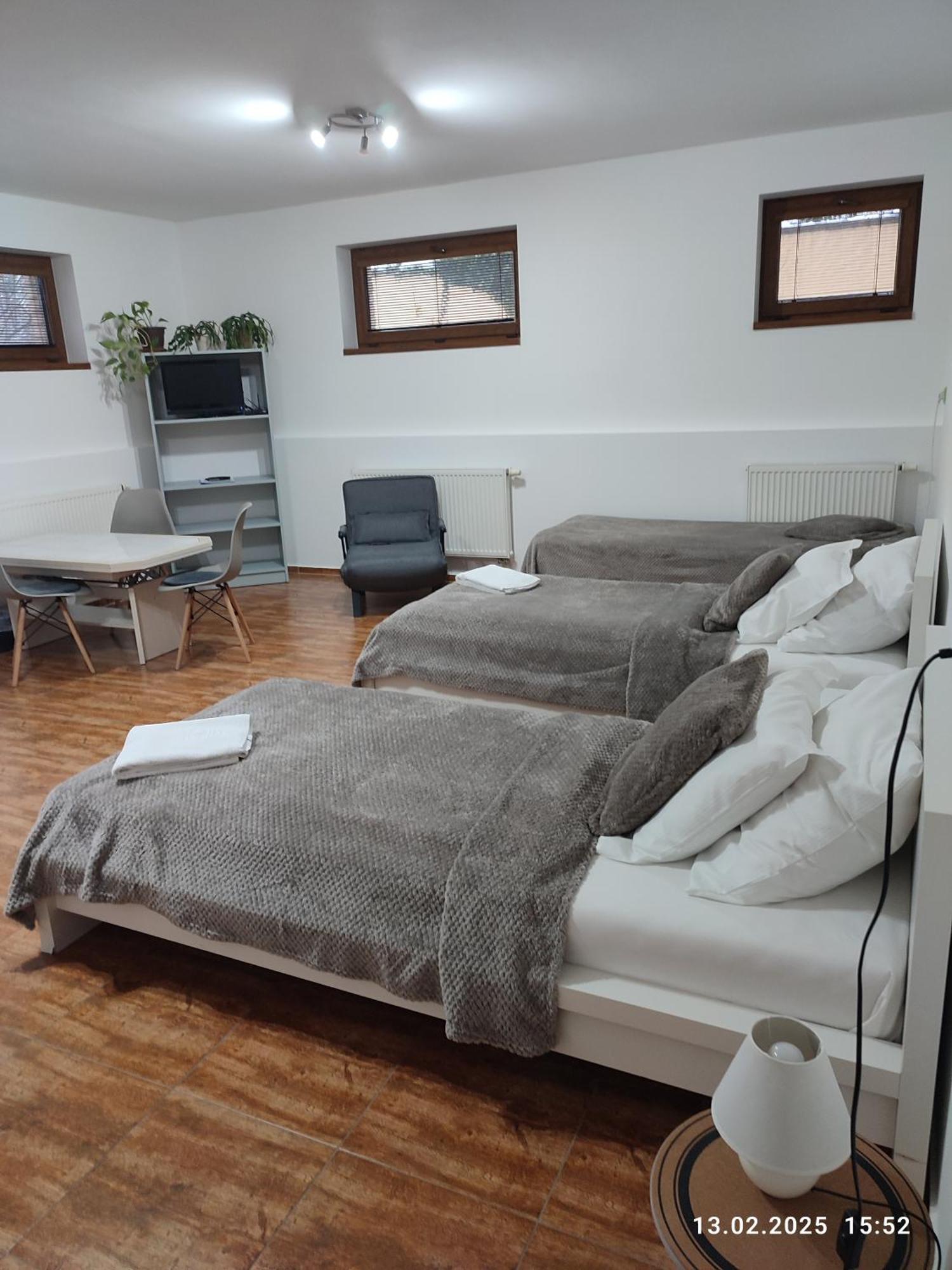 Villa Homestay Nad Helmrovkou Praag Buitenkant foto