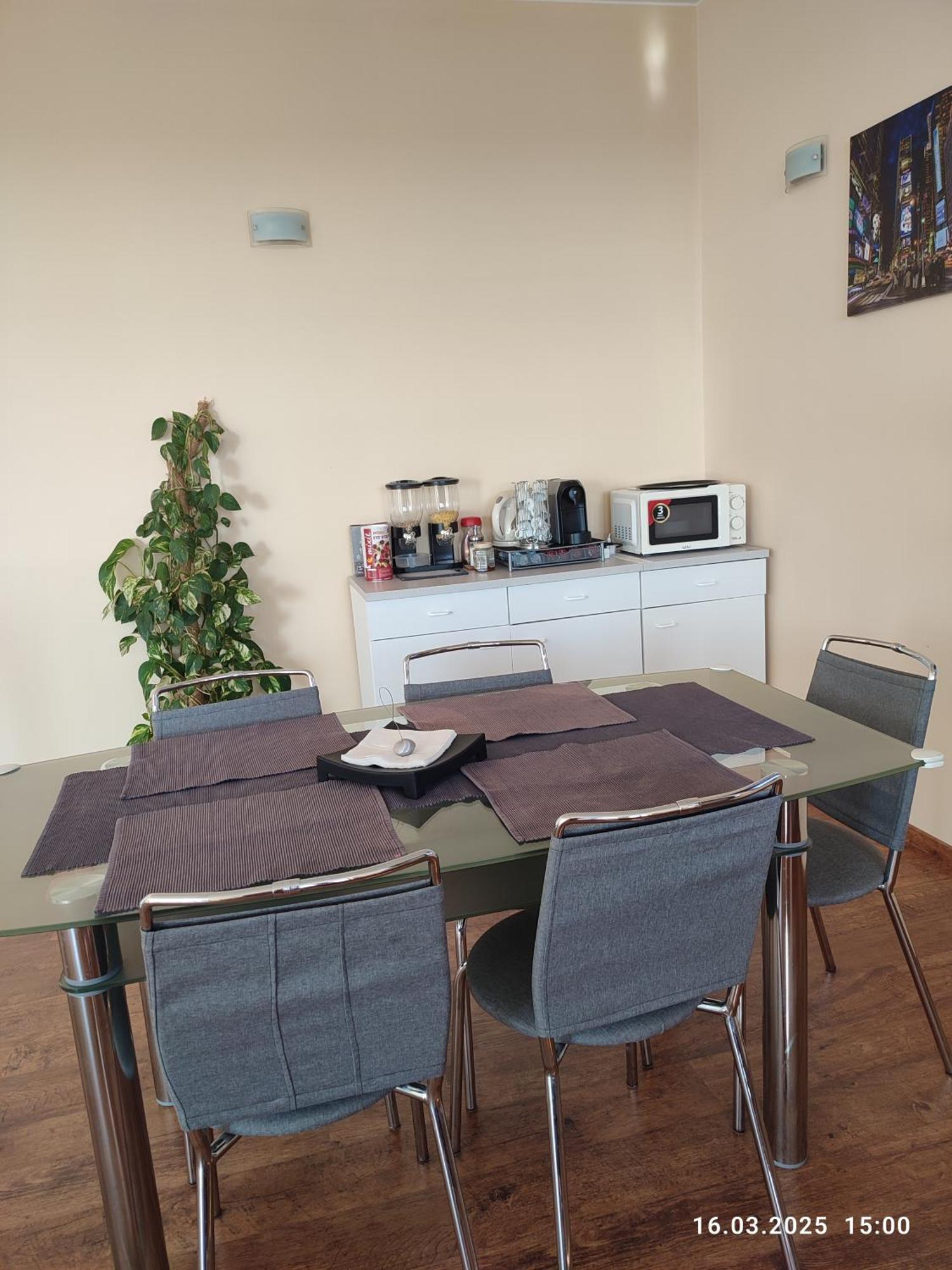 Villa Homestay Nad Helmrovkou Praag Buitenkant foto