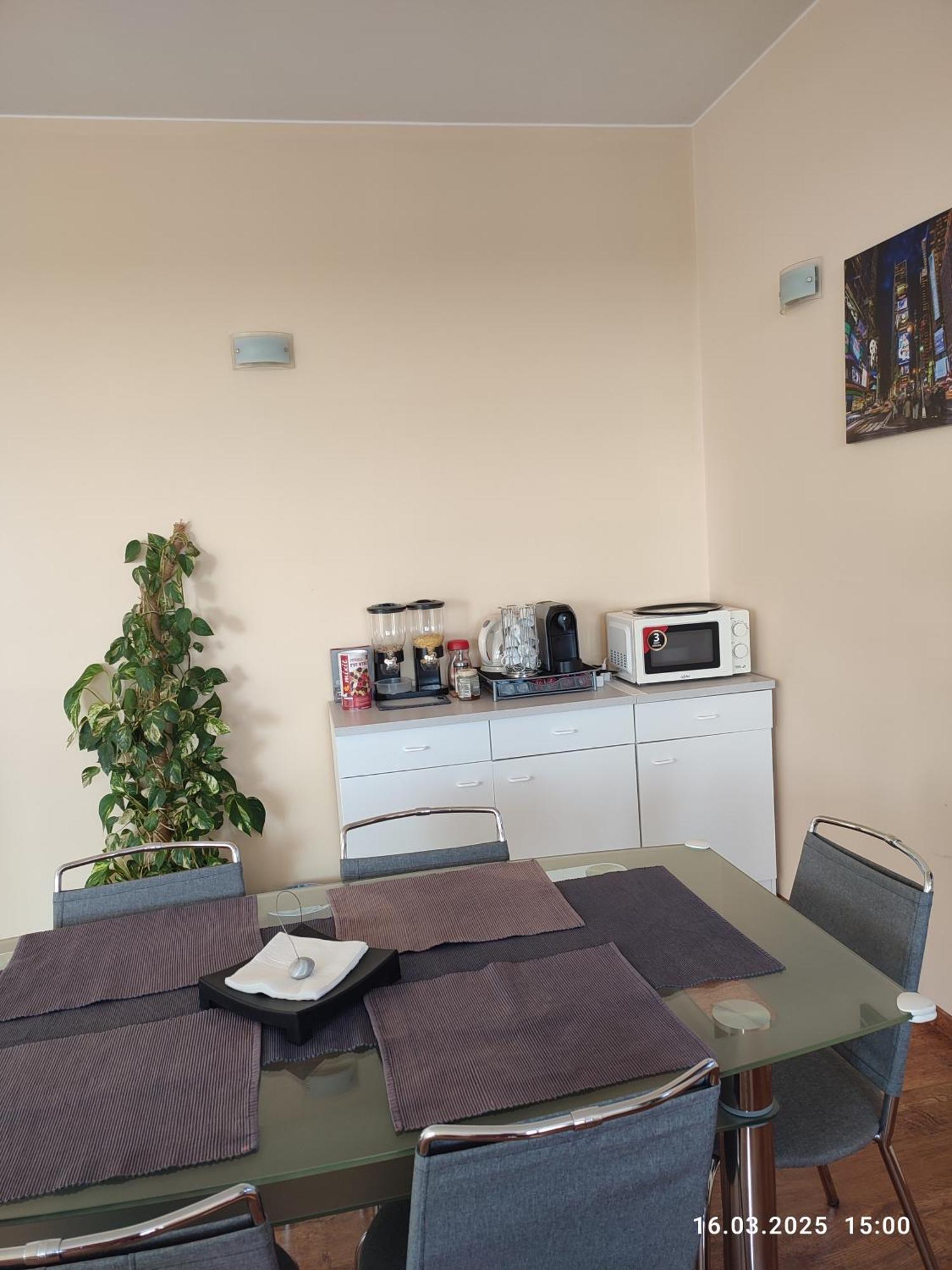 Villa Homestay Nad Helmrovkou Praag Buitenkant foto
