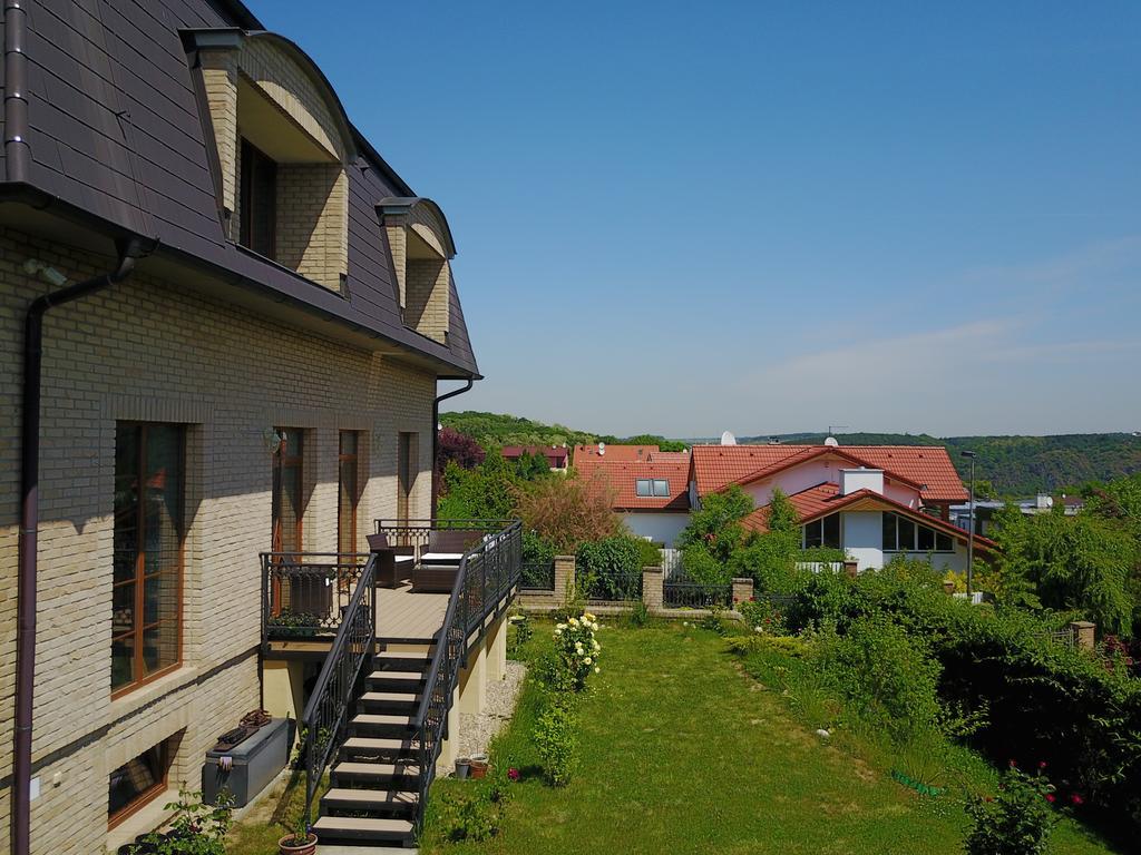 Villa Homestay Nad Helmrovkou Praag Buitenkant foto